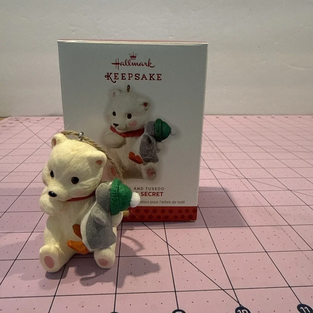 Hallmark Keepsake 2013‎ Snowball & Tuxedo - Sharing A Secret Ornament
